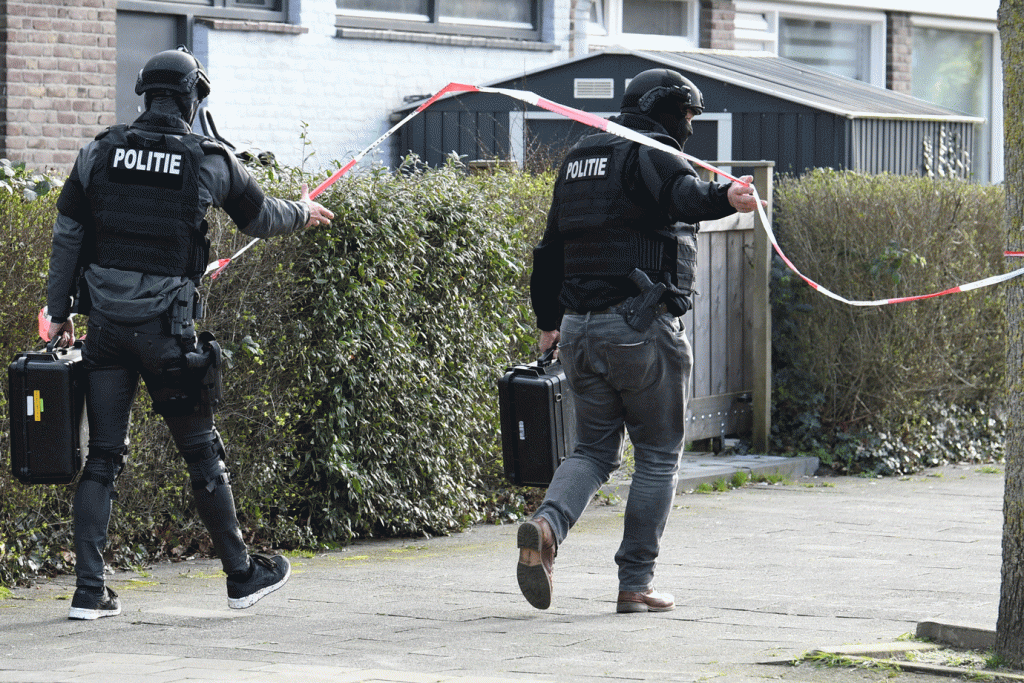 Procuradores investigam possível motivação terrorista em ataque na Holanda