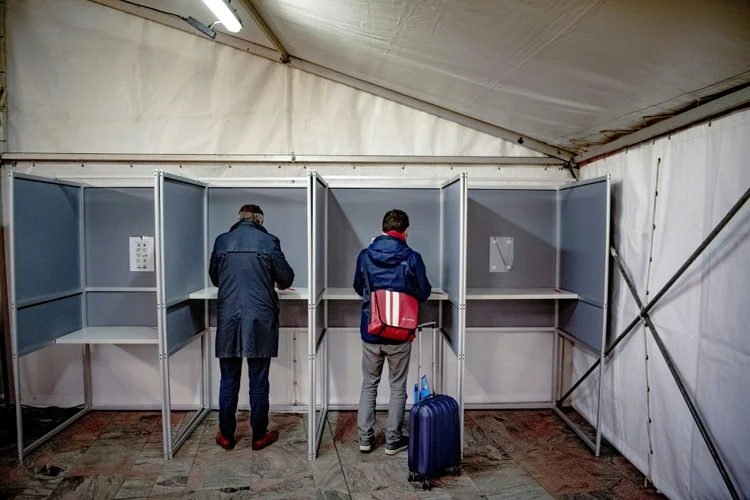 Fórum para a Democracia, liderado pelo ultradireitista e eurofóbico Thierry Baudet, tem agora a maioria no Senado na Holanda (AFP/Reprodução)