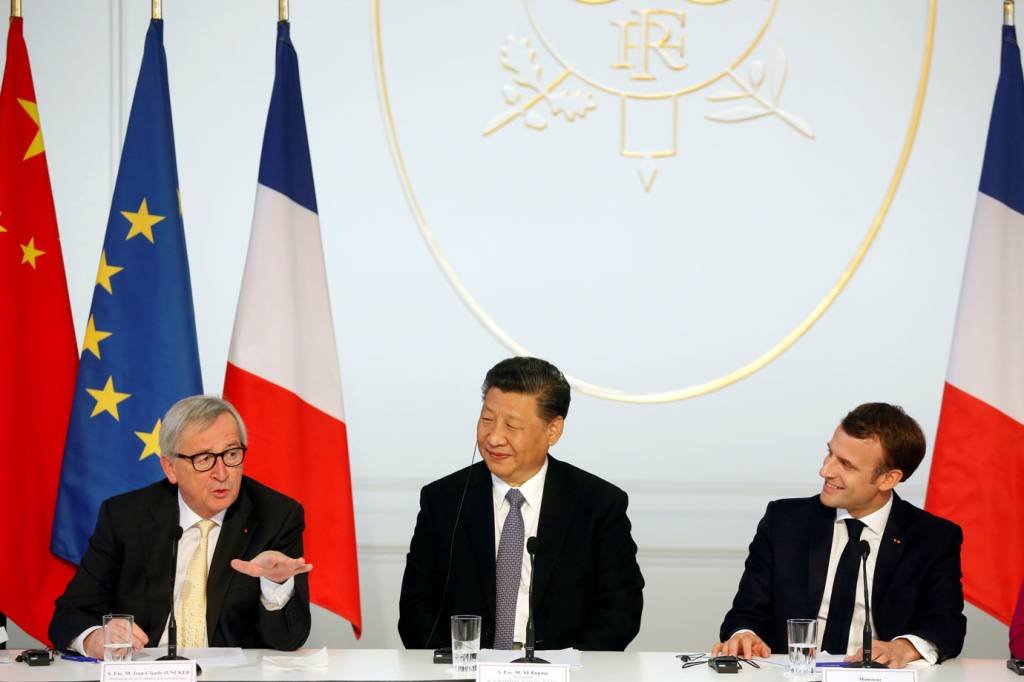 Juncker pede a Xi maior reciprocidade nas relações com a UE