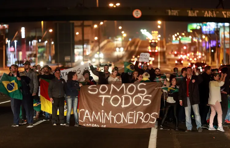 Greve dos caminhoneiros: em 2018, manifestantes saíram em apoio à categoria (Diego Vara/Reuters)