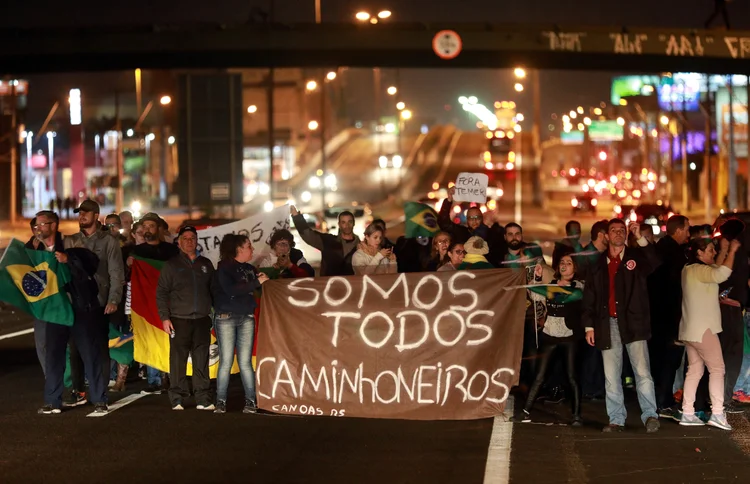 Greve dos caminhoneiros: em 2018, manifestantes saíram em apoio à categoria (Diego Vara/Reuters)