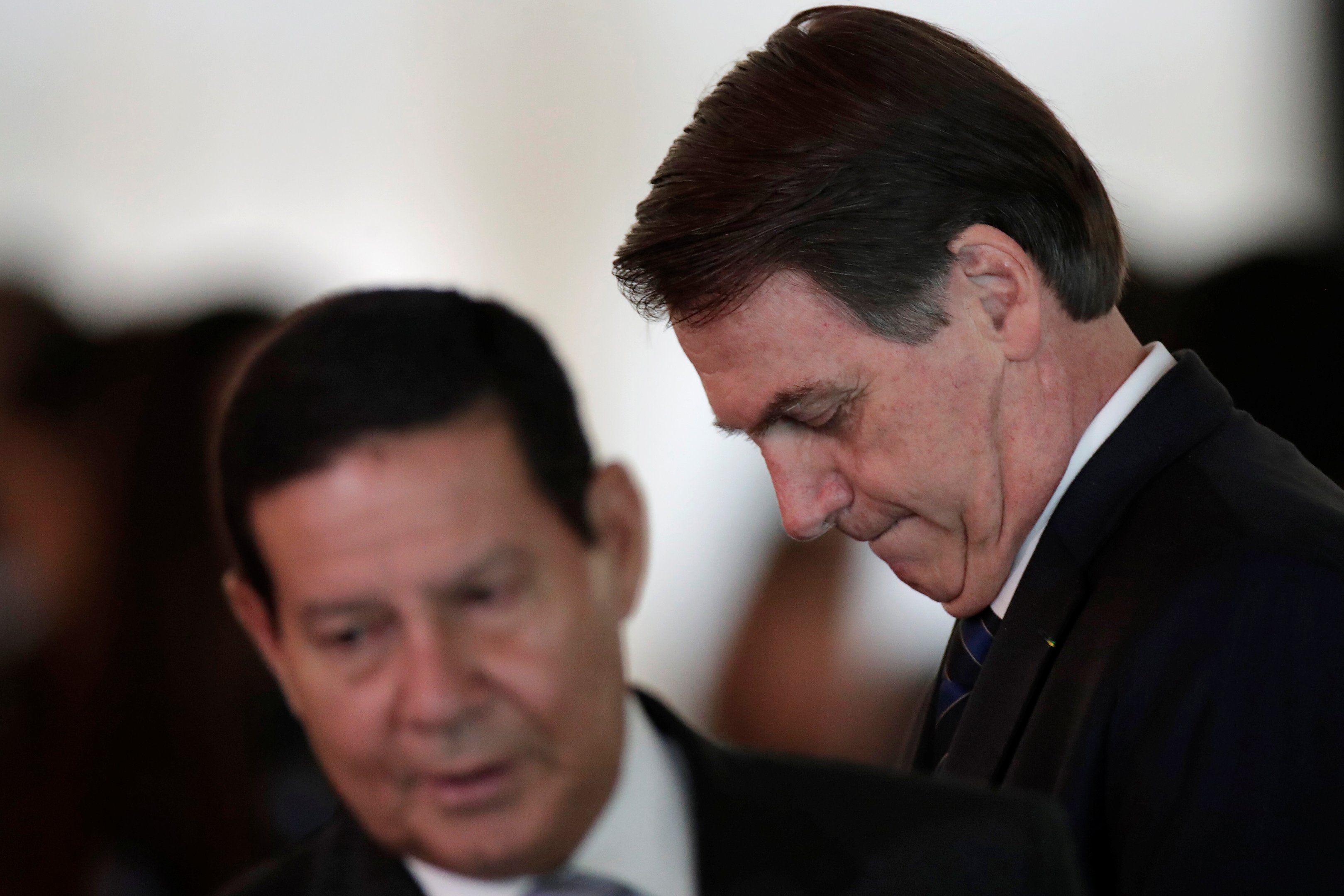 Bolsonaro anuncia "conselho" para ações na Amazônia coordenado por Mourão