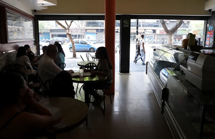 Caracas: uma padaria na cidade ficou aberta apesar do apagão (Manaure Quintero/Reuters)