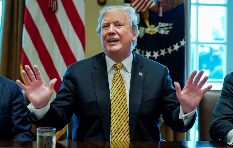 Trump:"Se em um ano, a partir de hoje, as drogas continuarem entrando, vamos impor tarifas" (Kevin Lamarque/Reuters)