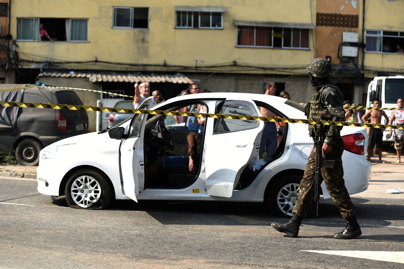 Lamentável incidente, diz ministro da Defesa sobre músico morto no Rio