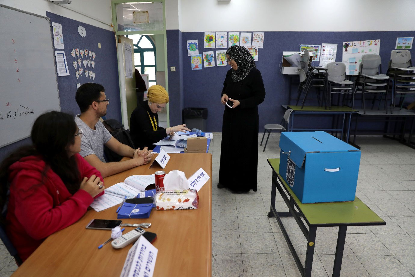 Partido de Netanyahu é acusado de esconder câmeras em colégios eleitorais