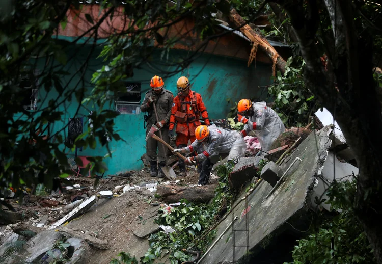 Rio de Janeiro: chuva que atinge o município desde a noite de segunda-feira foi o motivo do decreto (Pilar Olivares/Reuters)