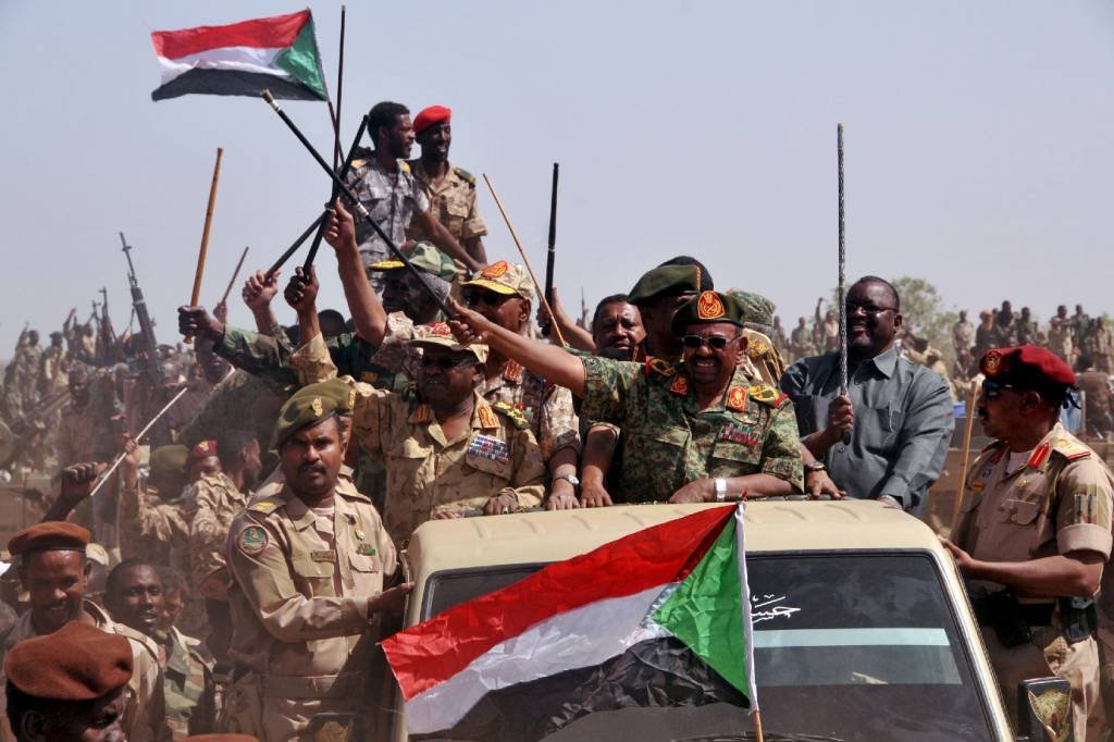 Arábia Saudita e Emirados Árabes declaram apoio a transição no Sudão