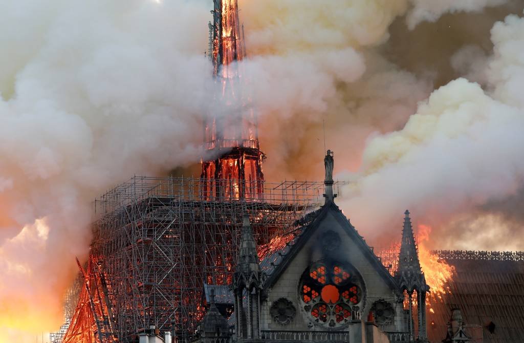 Notre-Dame: Macron afirmou que a reconstrução da catedral deve durar cinco anos (Reuters//Benoit Tessier)