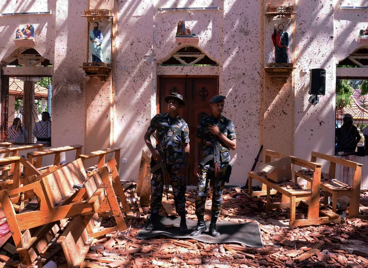 Explosão de igreja em Sri Lanka (Stringer/Reuters)