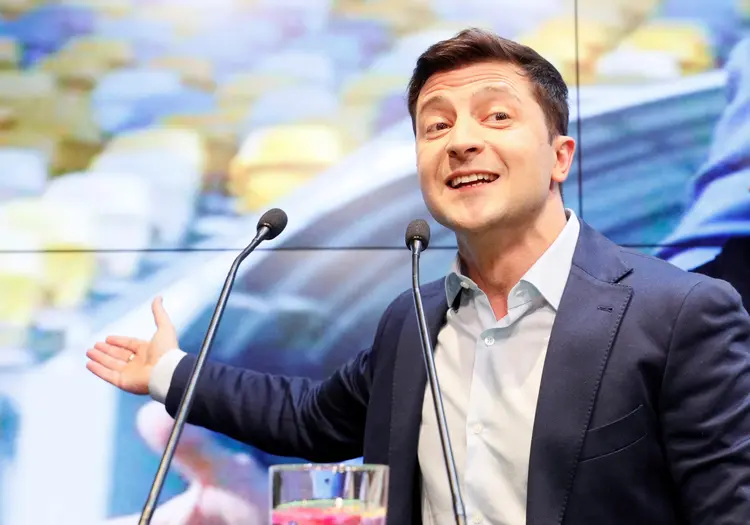 Volodymyr Zelenskiy interpreta um presidente fictício em uma série de TV (Valentyn Ogirenko/Reuters)