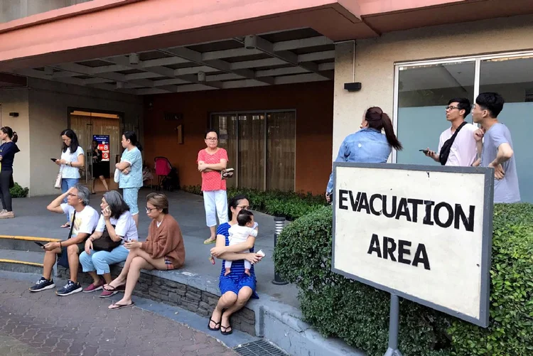 Terremoto de magnitude 6,3 graus na escala Richter sacudiu nesta segunda-feira o norte das Filipinas (Neil Jerome Morales/Reuters)