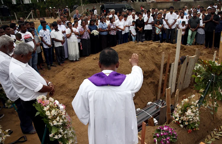 Sri Lanka: ataques contra igrejas e hotéis deixaram centenas de mortos e feridos no país (Athit Perawongmetha/Reuters)