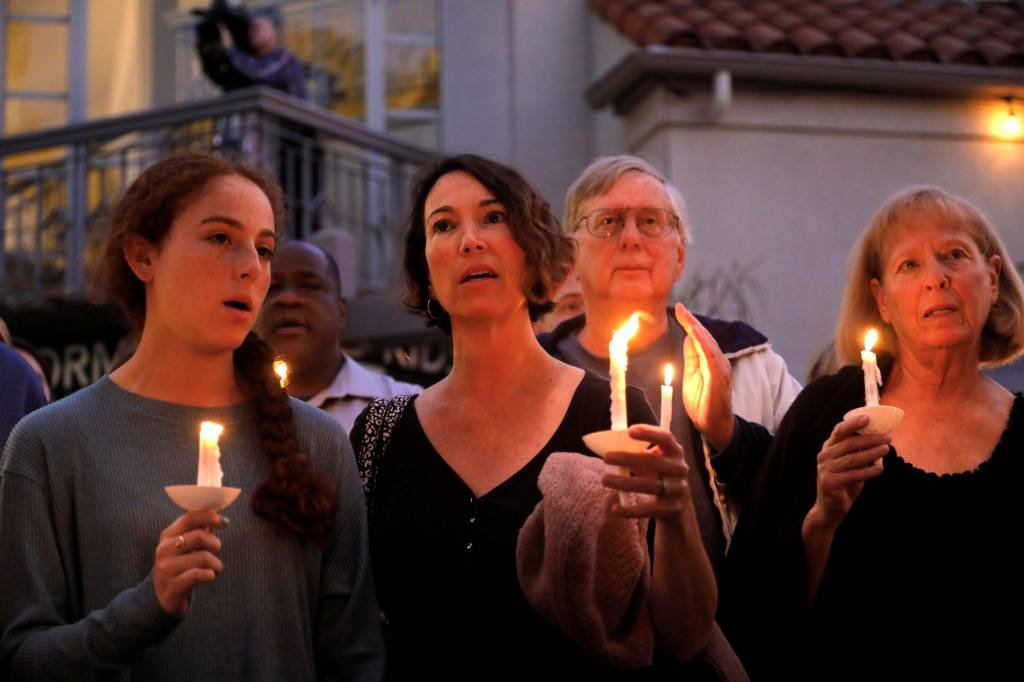 Ataque a tiros em sinagoga da Califórnia deixa um morto e três feridos