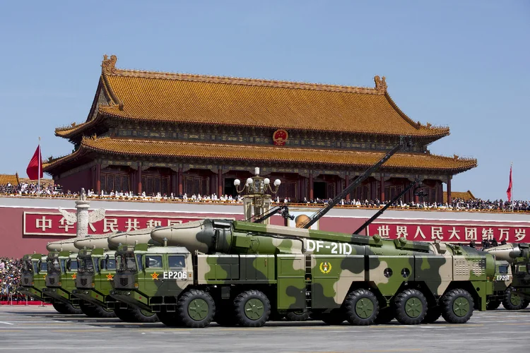 Militarização: gasto global alcançou seu maior nível no ano passado desde o fim da Guerra Fria (Andy Wong/Reuters)
