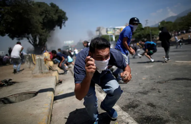 Venezuela: Guaidó afirmou nesta terça-feira que conta o apoio de um grupo de militares (Ueslei Marcelino/Reuters)