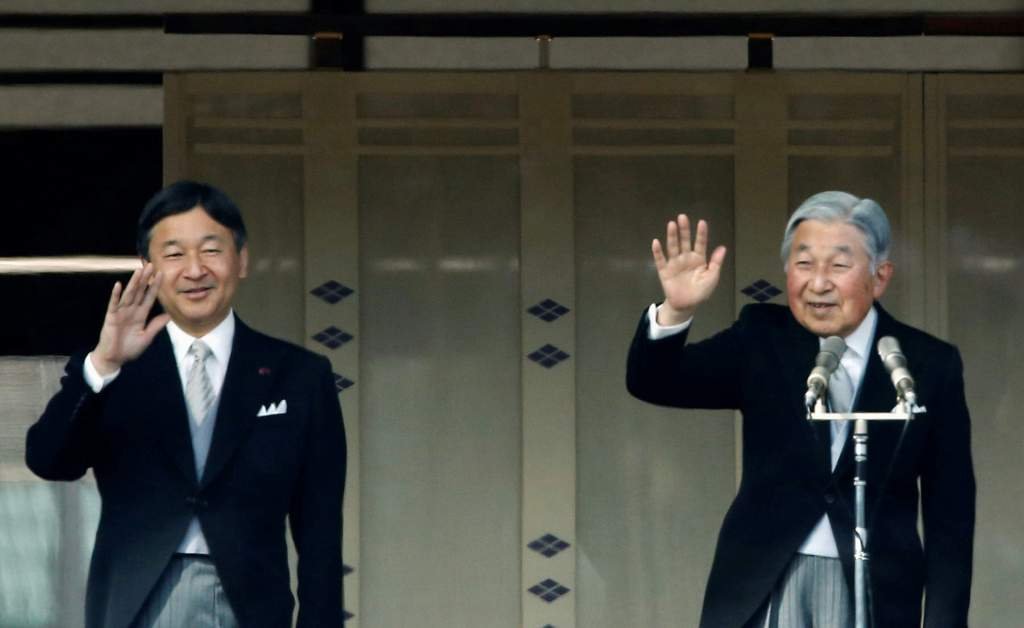 NARUHITO E AKIHITO: imperador japonês (à direita) abdica em favor do filho (Kim Kyung Hoon/Reuters)