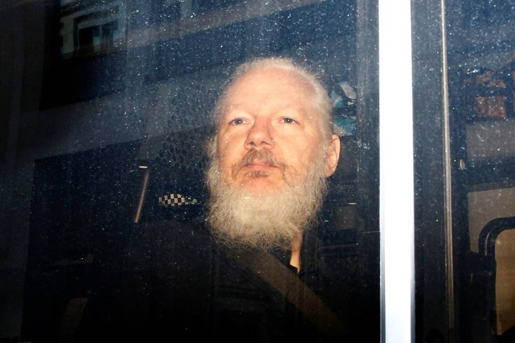 Reabertura de caso permitirá que Assange limpe seu nome, diz WikiLeaks