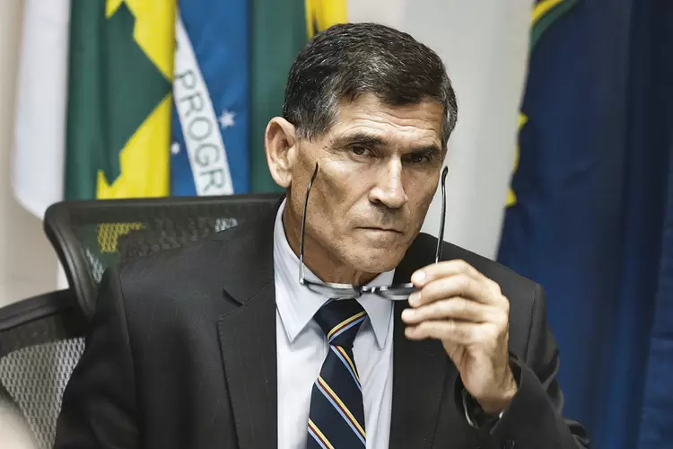 General Santos Cruz: como ministro, mira conter os gastos públicos e impedir a corrupção (Fabio Rodrigues Pozzebom/Agência Brasil)