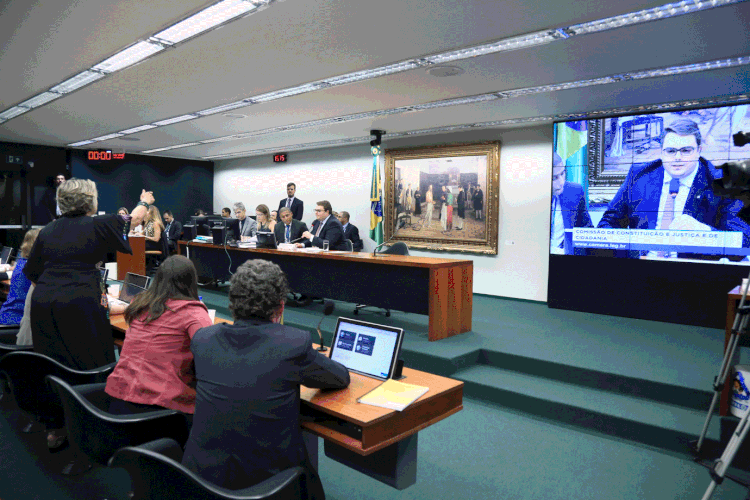 Parlamentares que permaneceram em suas bancadas afirmaram que o líder do PSL, Delegado Waldir (PSL-GO), estaria armado durante a sessão (Alex Ferreira - Câmara dos Deputados/Agência Câmara)