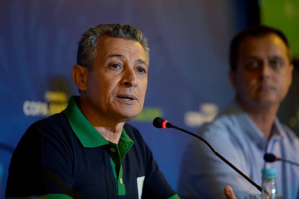 Brasil, RJ, Rio de Janeiro - Dia 10 de Janeiro de 2019 - Coletiva de Imprensa sobre a venda de ingressos para a CONMEBOL Copa AmerIca 2019 - Estadio Maracana - na foto: Esq/Dir: Agberto Guimaraes, Diretor de Operaçoes do Comite Organizador Local; Cafu, Embaixador da CONMEBOL Copa America 2019; Thiago Jannuzi, Diretor de Competicoes do Comite Organizador Local - Foto: Alexandre Loureiro/COL CA 2019 (Crédito: Alex Ferro COL Copa América Brasil 2019/Divulgação)