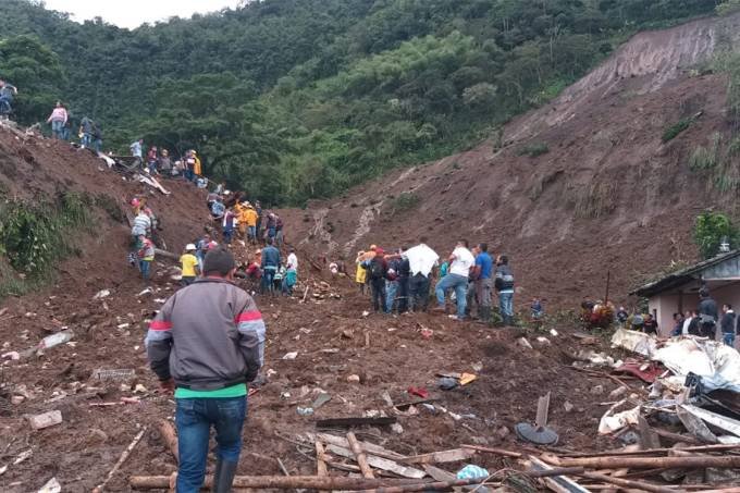 Deslizamento de terra mata 14 pessoas e deixa 5 feridos na Colômbia