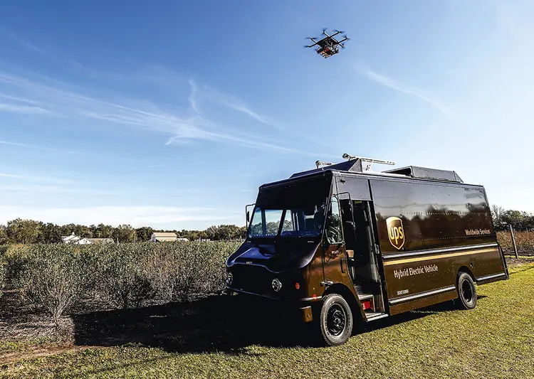 Entrega de encomenda por drone, na Flórida: o setor de transporte e logística é o mais avançado em robotização | Scott Audette/Reuters