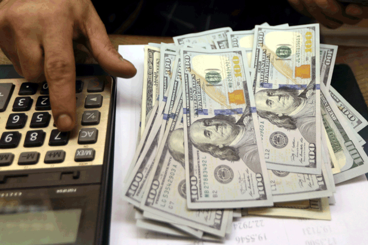 Dólar (Mohamed Abd El Ghany/Reuters)