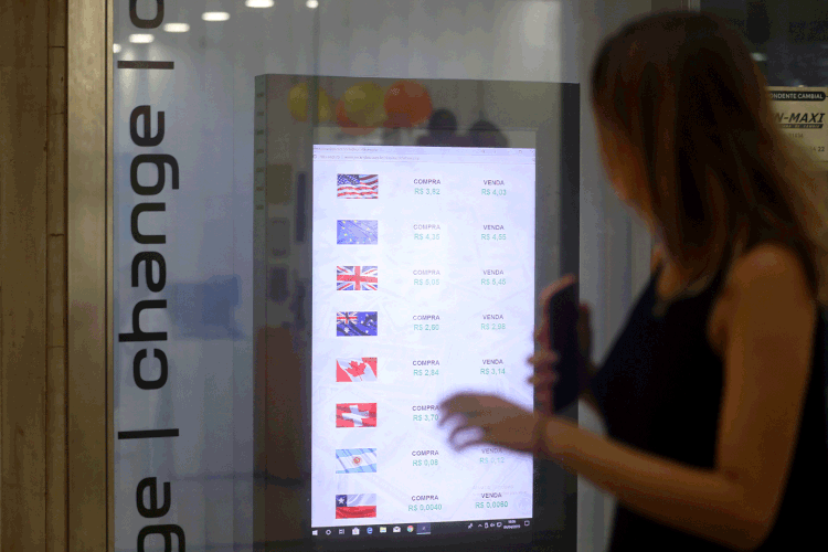 Câmbio: dólar recuou nesta quarta-feira (Pilar Olivares/Reuters)