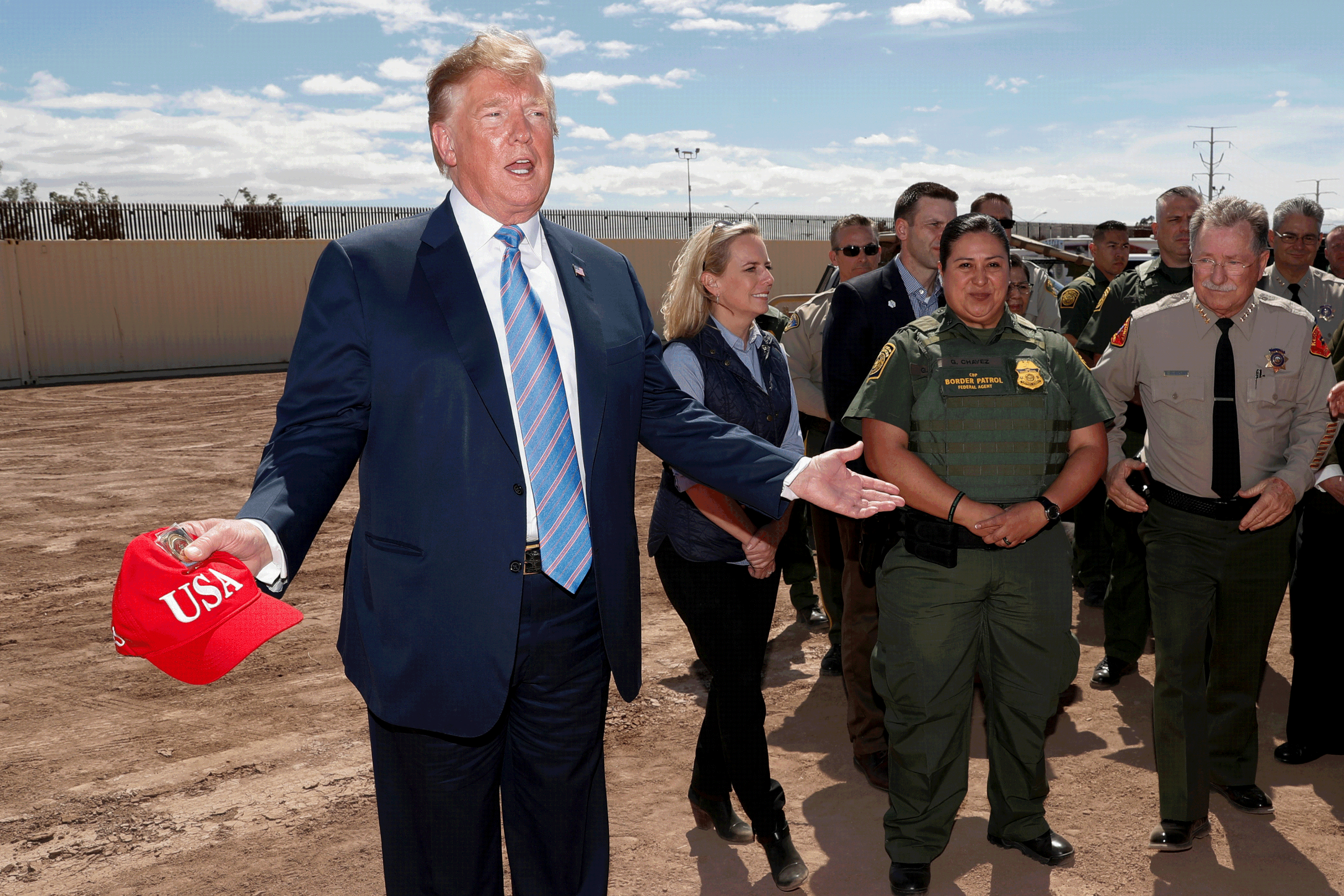 Trump diz que EUA estão "lotados" e não aceitará mais pedidos de asilo