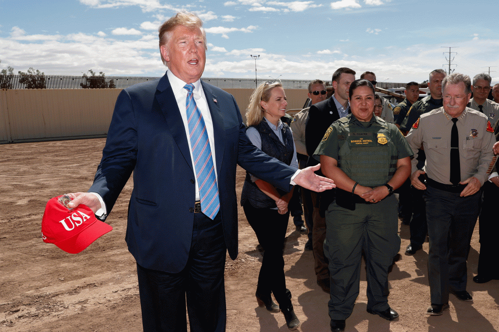 Trump diz que EUA estão "lotados" e não aceitará mais pedidos de asilo