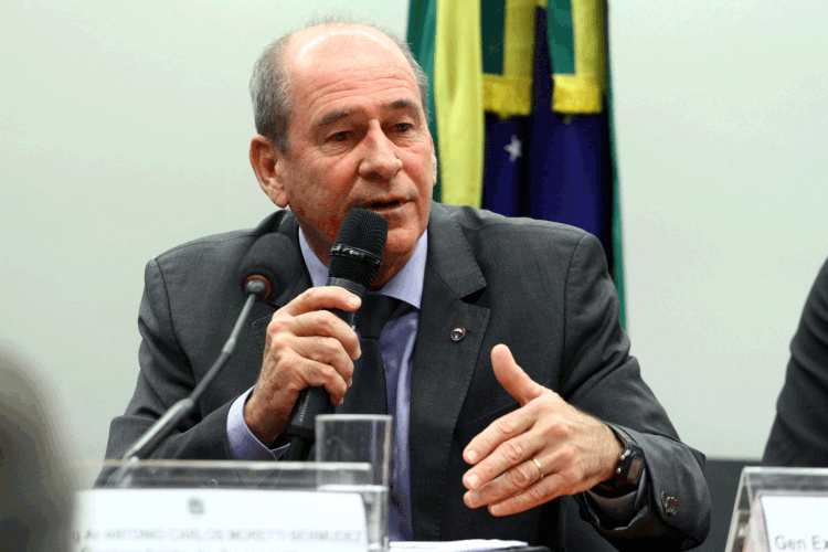 Fernando Azevedo e Silva: ministro da defesa participou de comissão na Câmara dos Deputados (Vinicius Loures/Agência Câmara)
