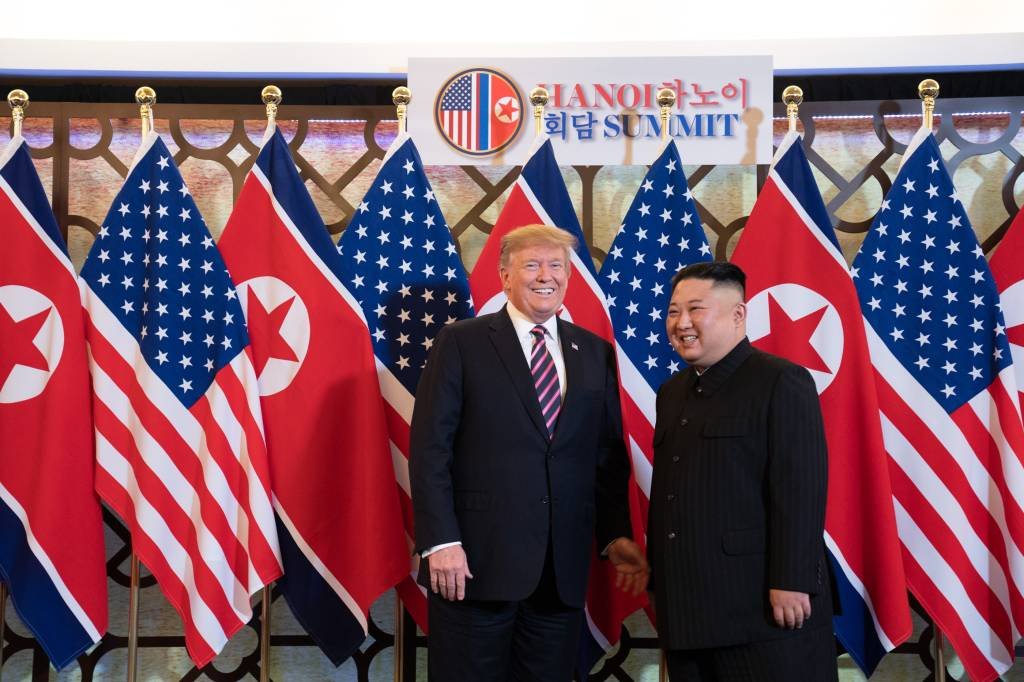 Trump discute possibilidade de uma nova reunião com Kim Jong-un