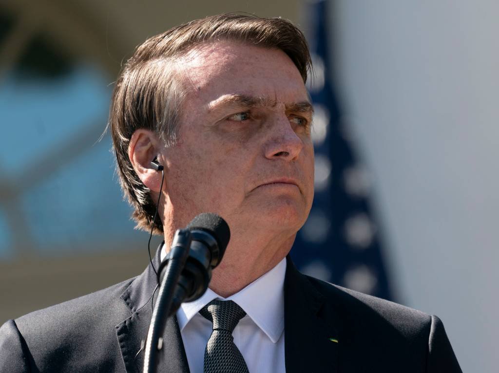 Bolsonaro visita Mourão e evita responder perguntas sobre preço do diesel