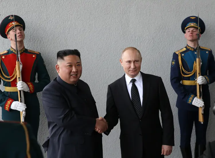 Kim Jong-un e Putin se reuniram nesta quinta-feira em Vladivostok (Mikhail Svetlov/Getty Images)