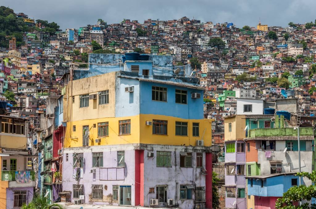 Moradores e pesquisadores escrevem dicionário online sobre favelas