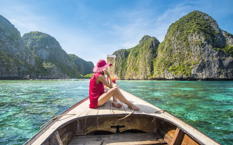 Maya Bay em Krabi, na Tailândia: valor das passagens varia entre R$ 4.700 e R$ 15.700 (Marco Bottigelli/Getty Images)