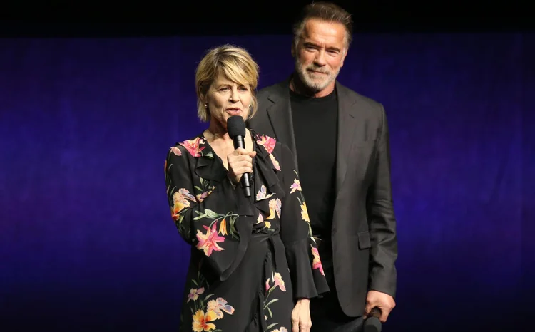 Linda Hamilton e Arnold Schwarzenegger na Cinemacon: atores se reuniram 35 anos após a estreia da saga (Gabe Ginsberg/WireImage/Getty Images)