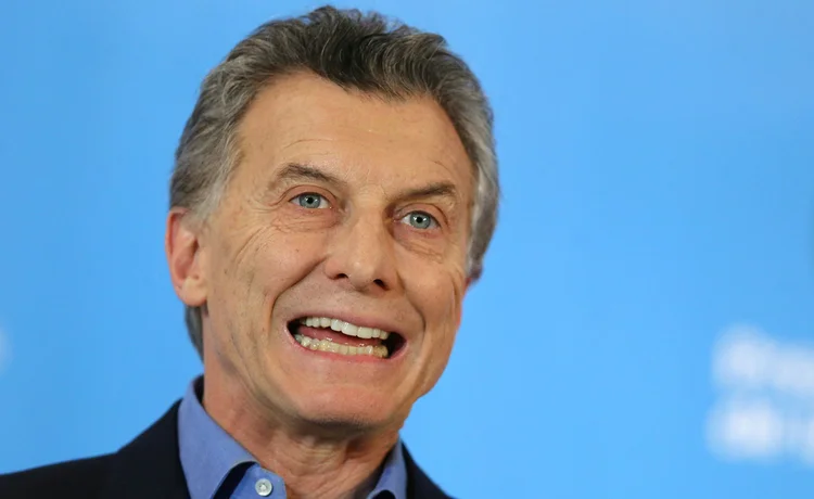 MAURICIO MACRI: o presidente argentino anunciou recentemente um congelamento no preço de 60 itens básicos, política que vai contra a bandeira liberal que o elegeu / Reuters