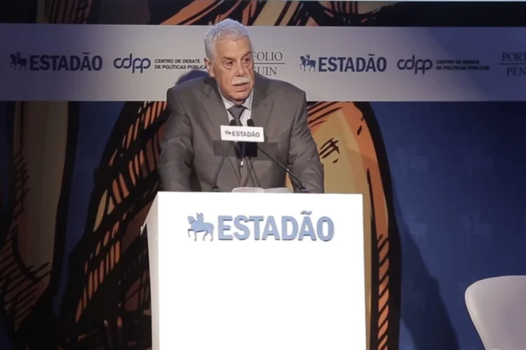 Affonso Celso Pastore: quarto trimestre frustou projeções de crescimento da economia (YouTube Estadão/Reprodução)