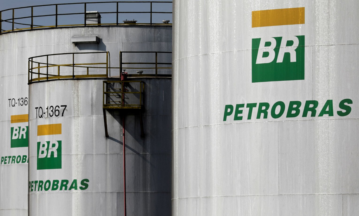 Petrobras anuncia redução de preço da gasolina em R$ 0,25, a 4ª desde julho