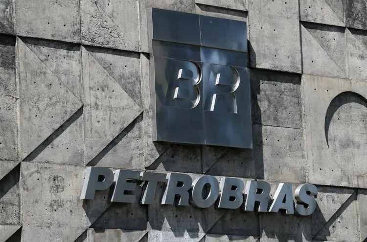 Petrobras suspendeu um reajuste de 5,7% no valor do preço do diesel que havia sido anunciado a pedido de Bolsonaro (Sergio Moraes/Reuters)