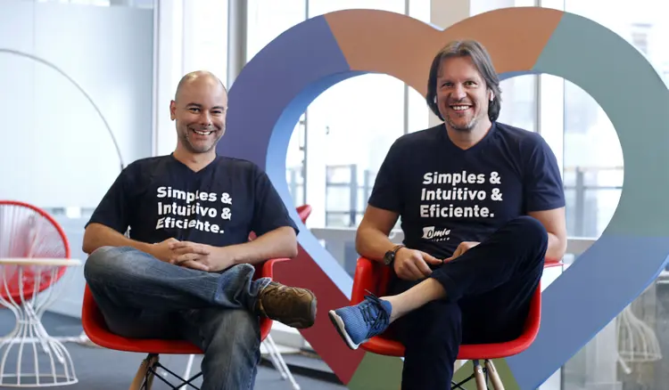 Rafael Olmos e Marcelo Lombardo, da Omie: a startup atende 25 mil pequenas e médias empresas por meio de 15 mil escritórios de contabilidade (Omiexperience/Divulgação)