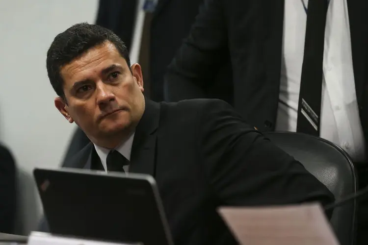 Sergio Moro: em conversas pelo celular, o juiz teria sugerido mudança da ordem de fases da Lava Jato, além de dar conselhos, fornecer pistas e antecipar uma decisão (José Cruz/Agência Brasil)