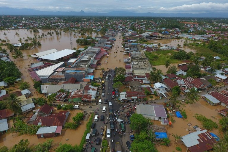 Fortes chuvas deixam 17 mortos e milhares de desabrigados na Indonésia