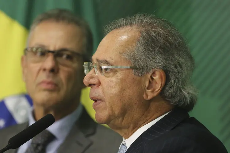 Paulo Guedes: ministro da Economia aceitou distribuir uma parcela dos R$ 106 bilhões previstos com o megaleilão do pré-sal com os estados (Valter Campanato/Agência Brasil)