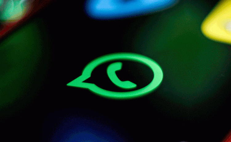 WhatsApp: aplicativo permite que usuário decidem quem pode adicioná-lo em grupos (NurPhoto/Getty Images)