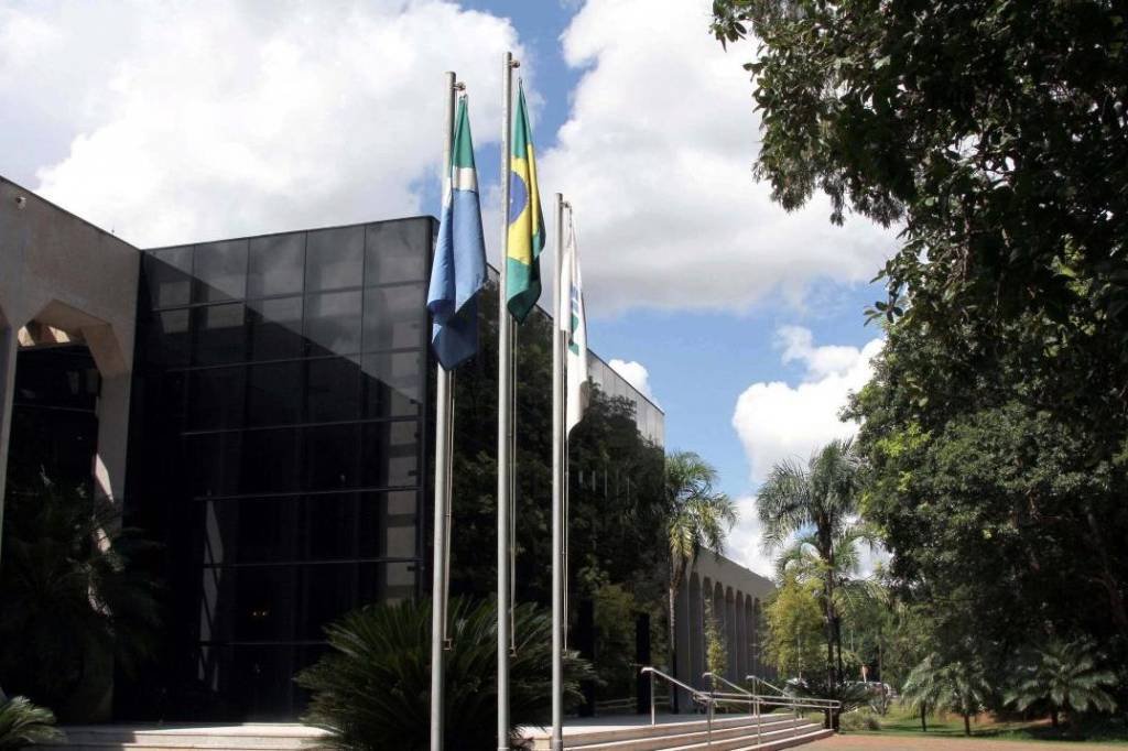 Em 2 meses, conselheiros do TCE de Mato Grosso do Sul receberam R$ 1,4 mi