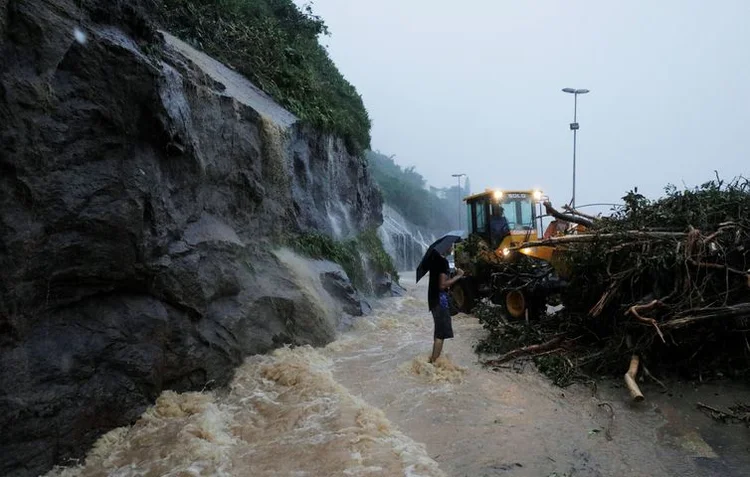 Avenida Niemeyer: chuvas danificaram este ano trechos da avenida, perto da praia de São Conrado, no Rio (Arquivo/Sergio Moraes/Agência Brasil)