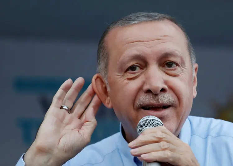 Erdogan: presidente turco determinou ataque a tropas curdas na fronteira com a Síria após os Estados Unidos deixarem a região (Goran Tomasevic/Reuters)